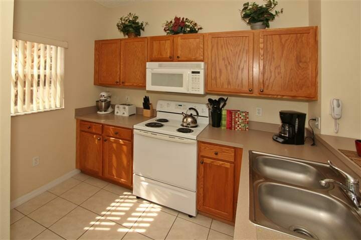 Orlando Vacation Home 8470CCL_03 Kitchen