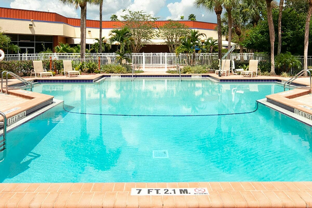Red Lion Maingate Near Disney Orlando Hotel Pool 1